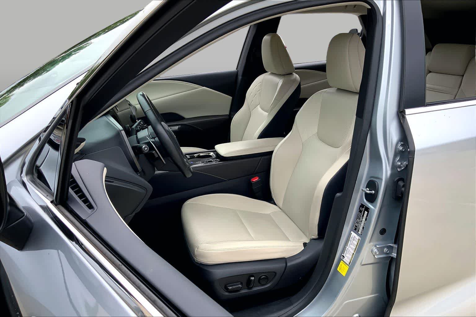 Used 2024 Lexus RX 350 FWD w/ Technology Package image 8