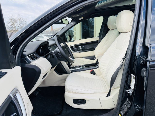 Used 2018 Land Rover Discovery Sport HSE Luxury image 10