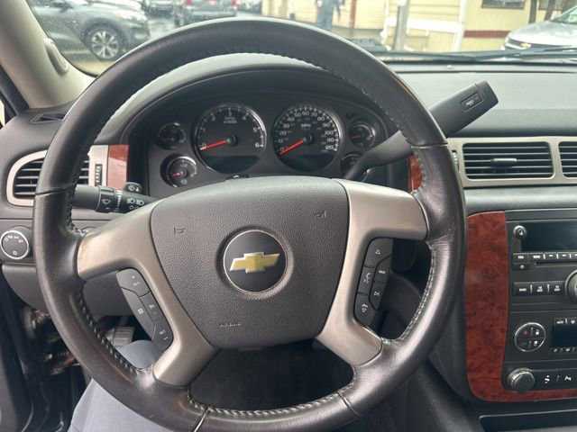 Used 2013 Chevrolet Avalanche LT w/ All-Star Edition image 2