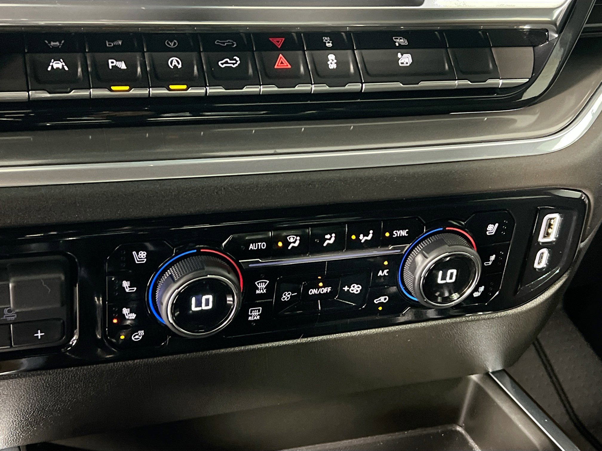 Used 2026 Chevrolet Silverado 1500 High Country image 27