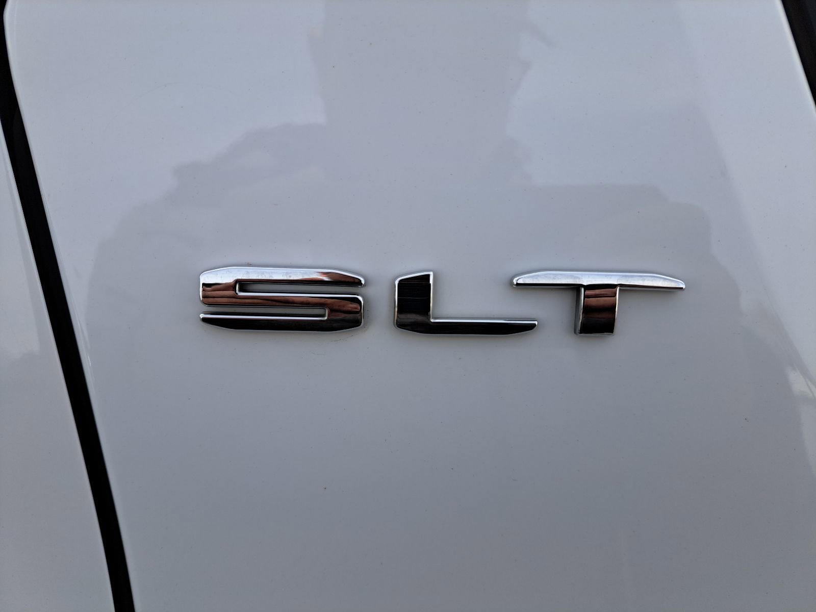 Used 2023 GMC Acadia SLT image 13