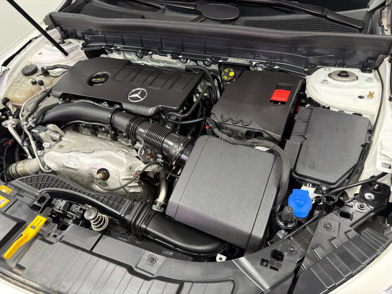 Used 2022 Mercedes-Benz GLB 250 4MATIC w/ Premium Package Lite image 33