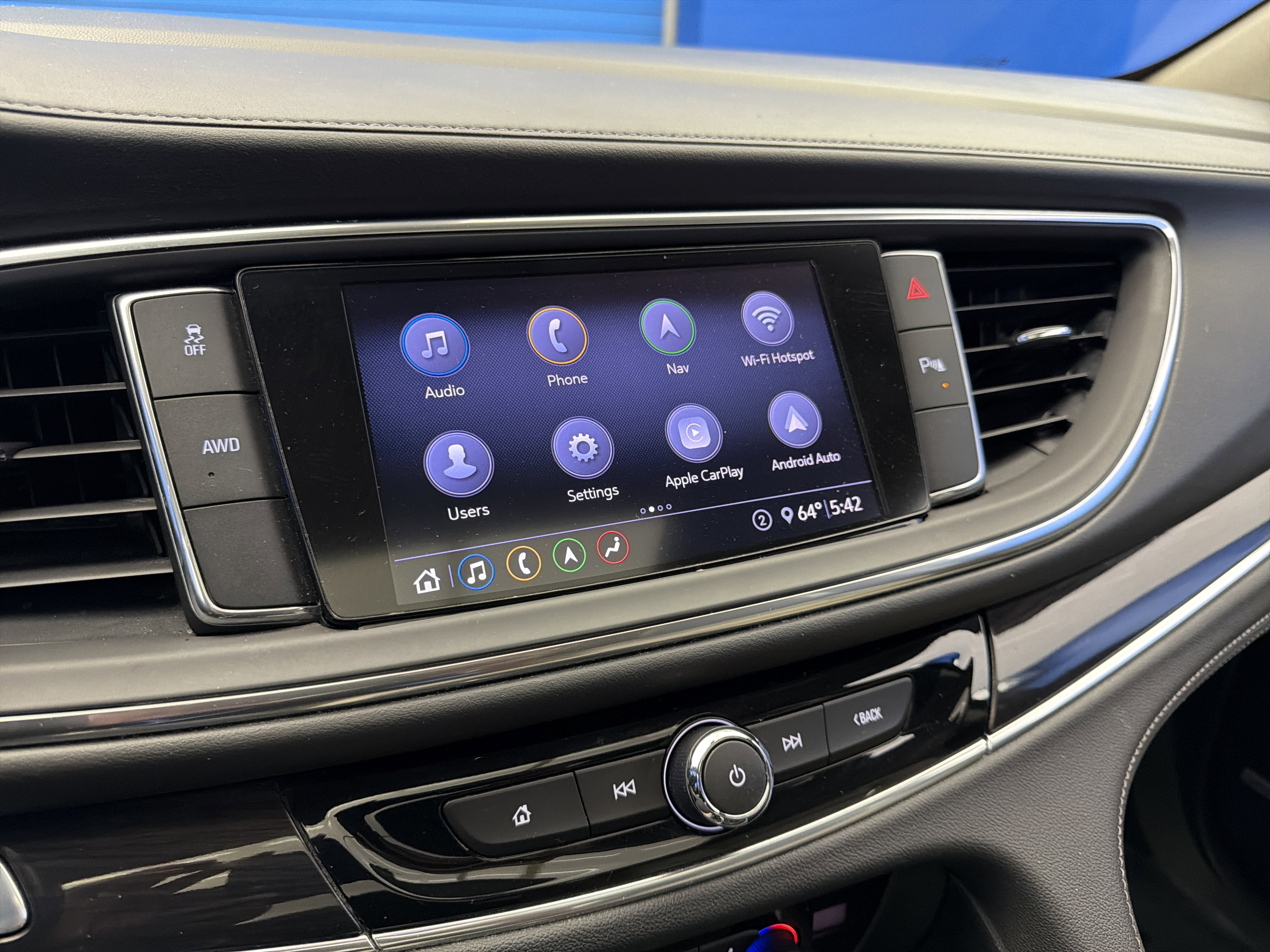 Used 2020 Buick Enclave Essence w/ Sound and Sites Package AWD/4WD image 19