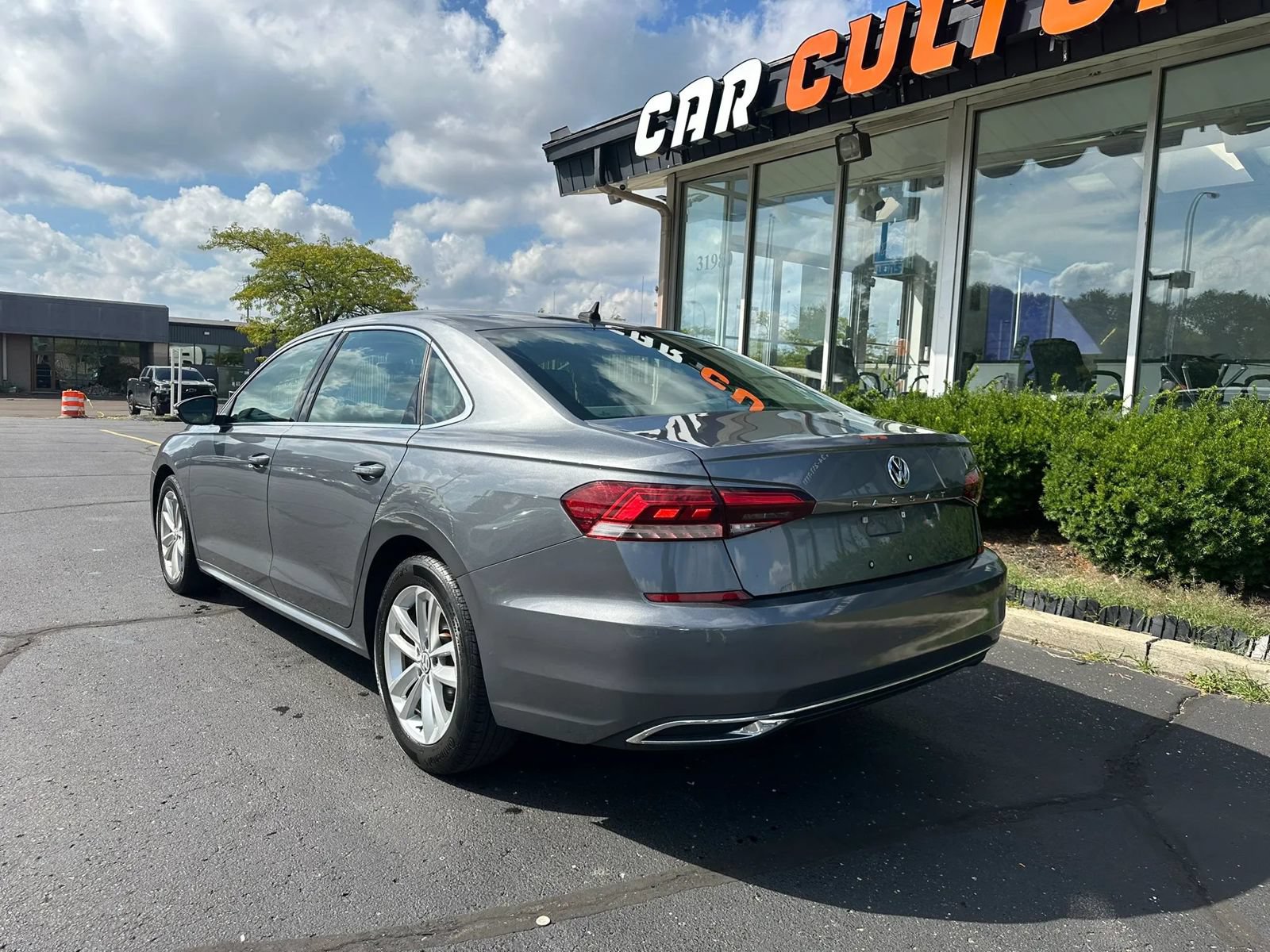 Used 2020 Volkswagen Passat 2.0T SE FWD image 6