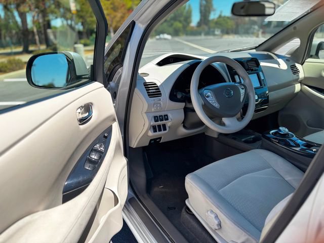 Used 2012 Nissan Leaf SL FWD image 25