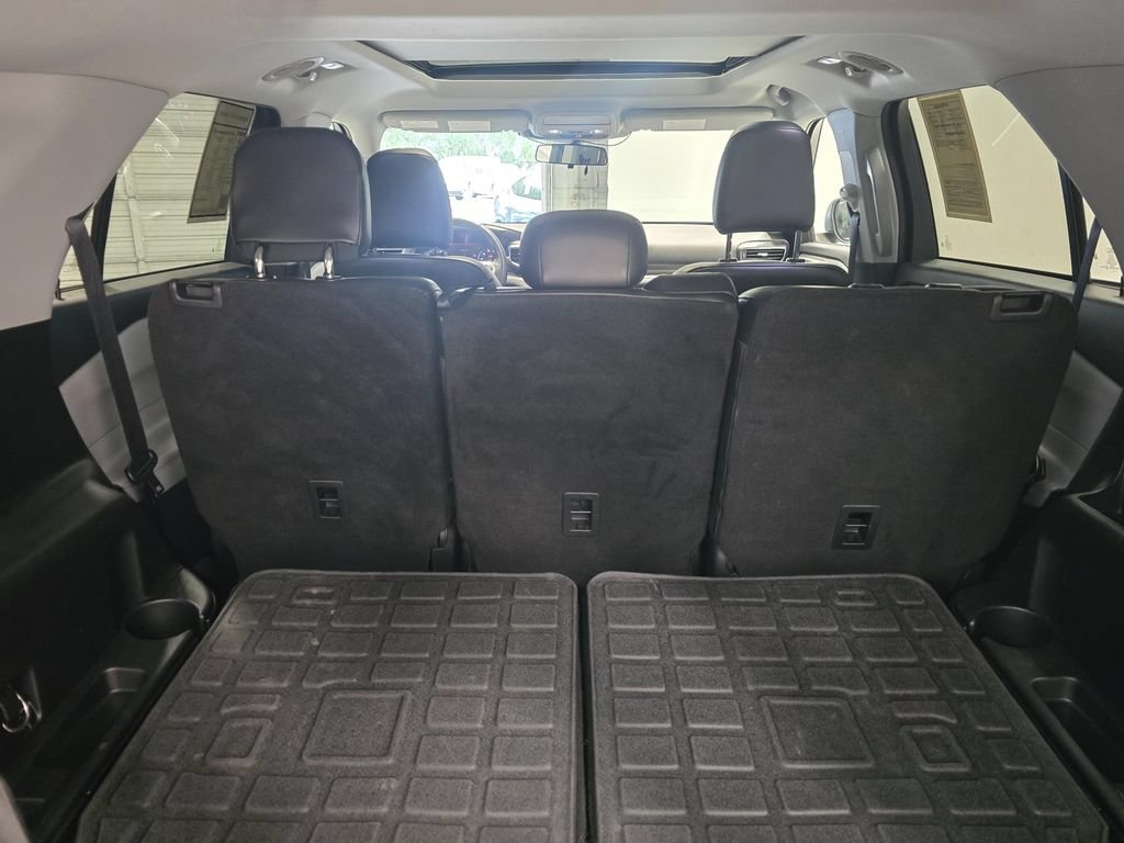 Used 2021 Ford Explorer XLT w/ Equipment Group 202A RWD image 9