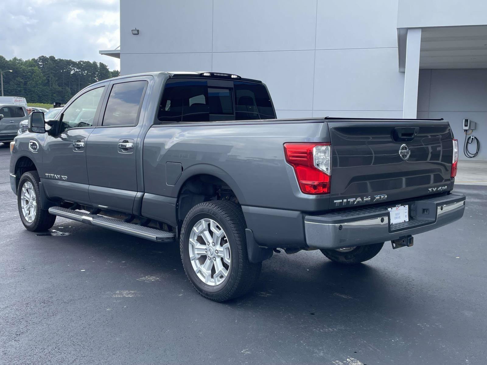 Used 2016 Nissan Titan SV AWD/4WD image 5