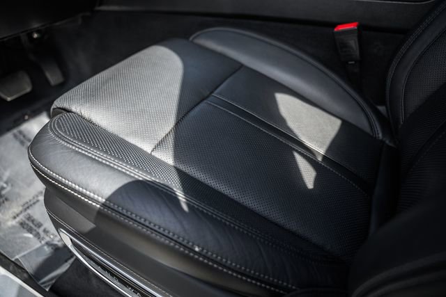 Used 2023 Jeep Grand Wagoneer 4WD w/ Flexible Seating Group image 40