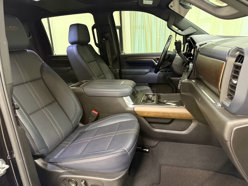 Certified 2024 Chevrolet Silverado 2500 High Country AWD/4WD image 23