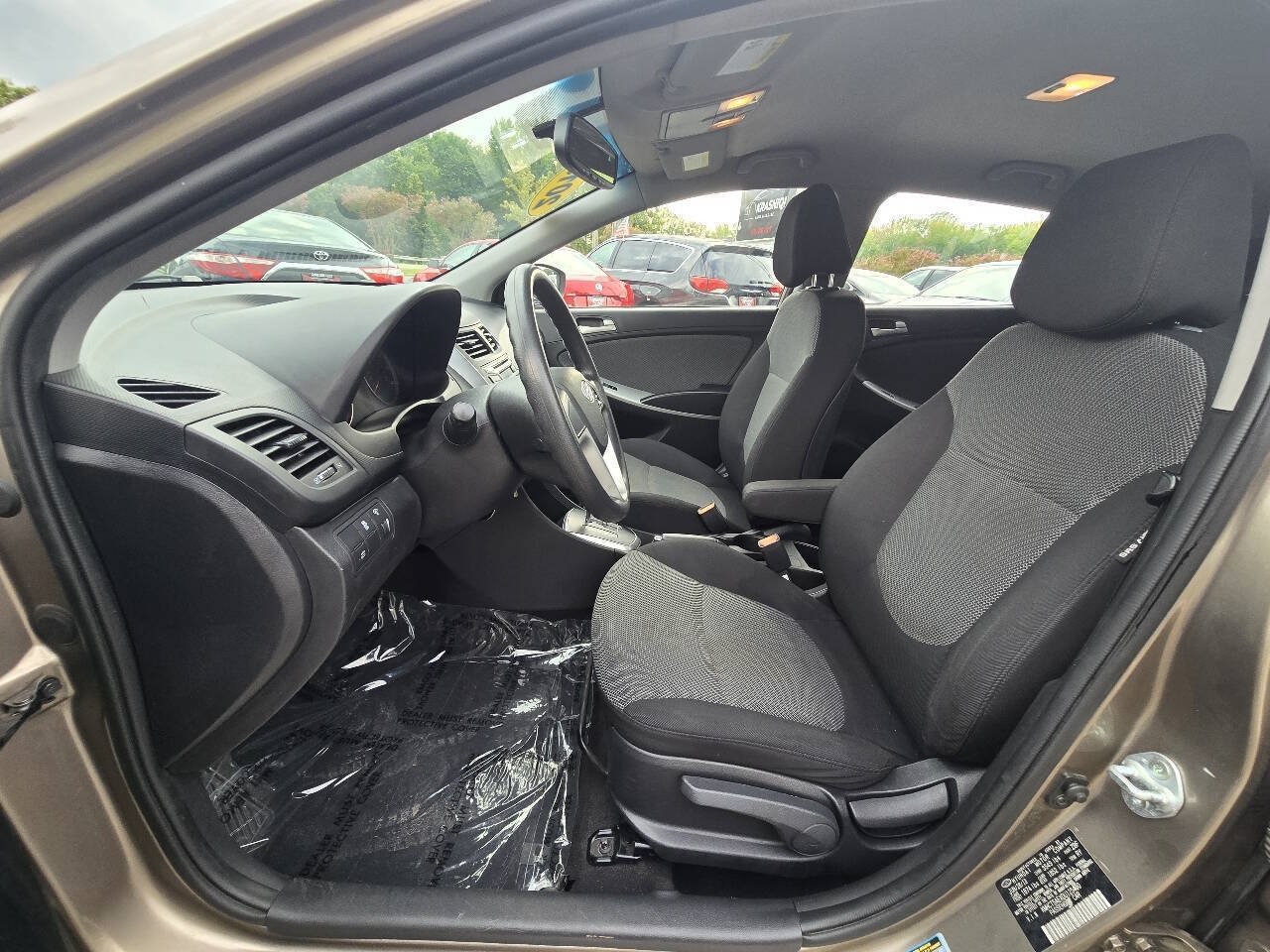 Used 2013 Hyundai Accent GS FWD image 18