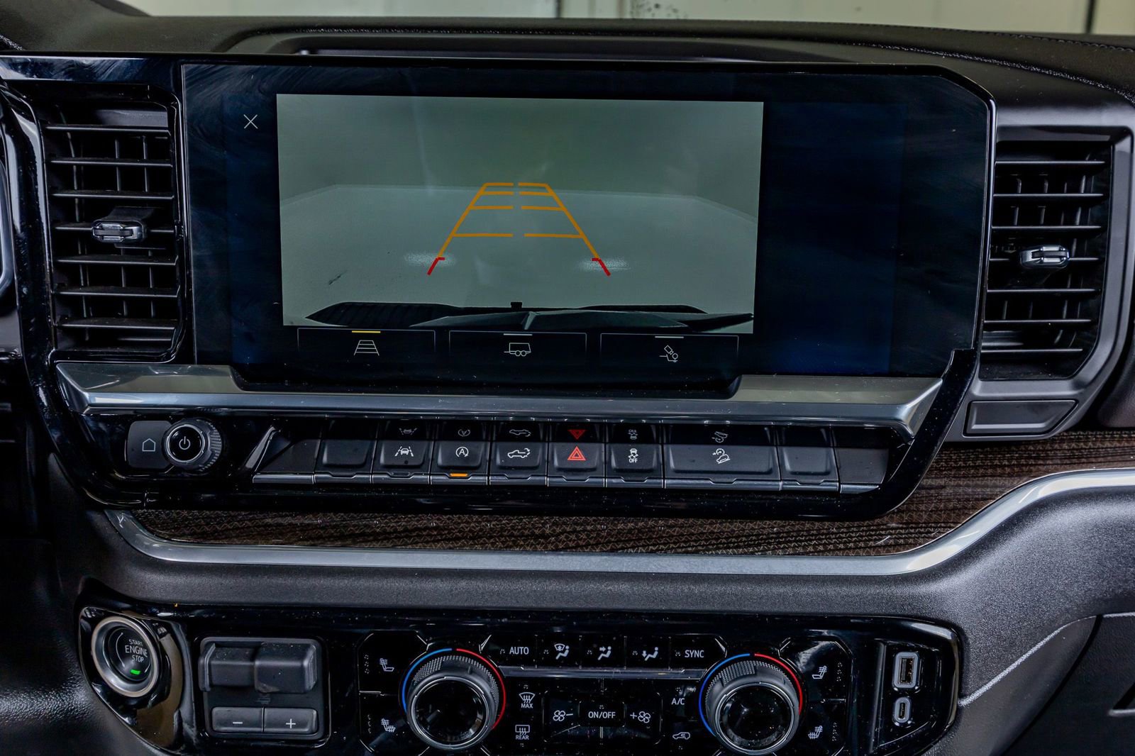 Used 2025 Chevrolet Silverado 1500 LT Trail Boss w/ Convenience Package II AWD/4WD image 26