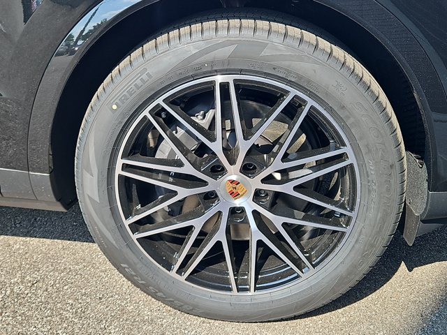 New 2026 Porsche Cayenne AWD/4WD image 14