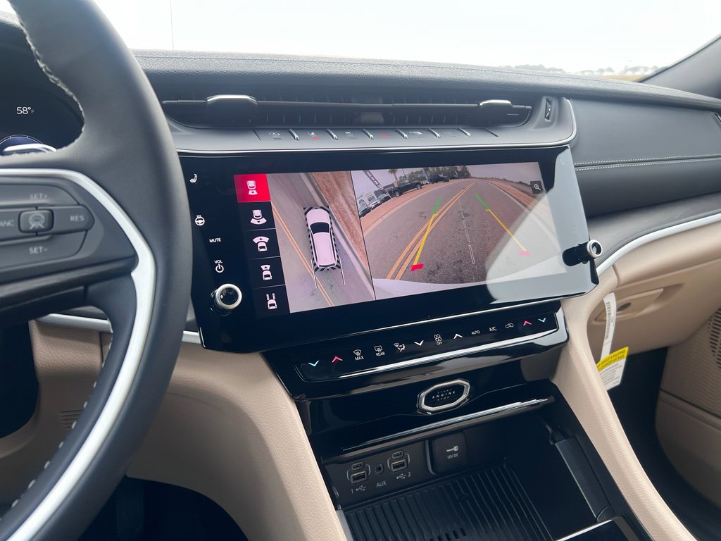 New 2026 Jeep Grand Cherokee Limited w/ Luxury Tech Group II RWD image 24