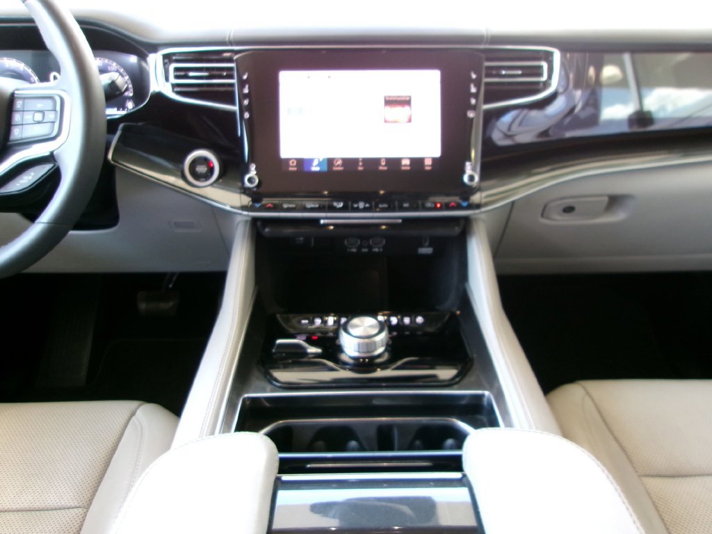 Used 2022 Jeep Wagoneer Series I w/ Convenience Group I AWD/4WD image 14