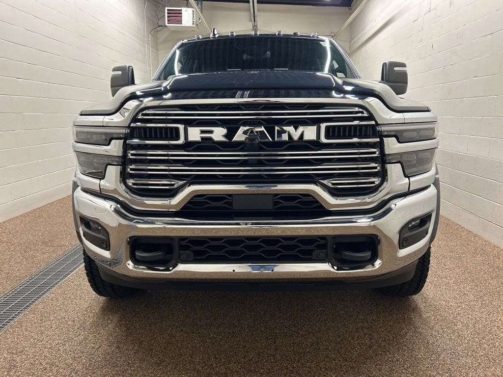 New 2026 RAM 4500 4x4 Crew Cab DRW w/ Laramie Trim Package image 6