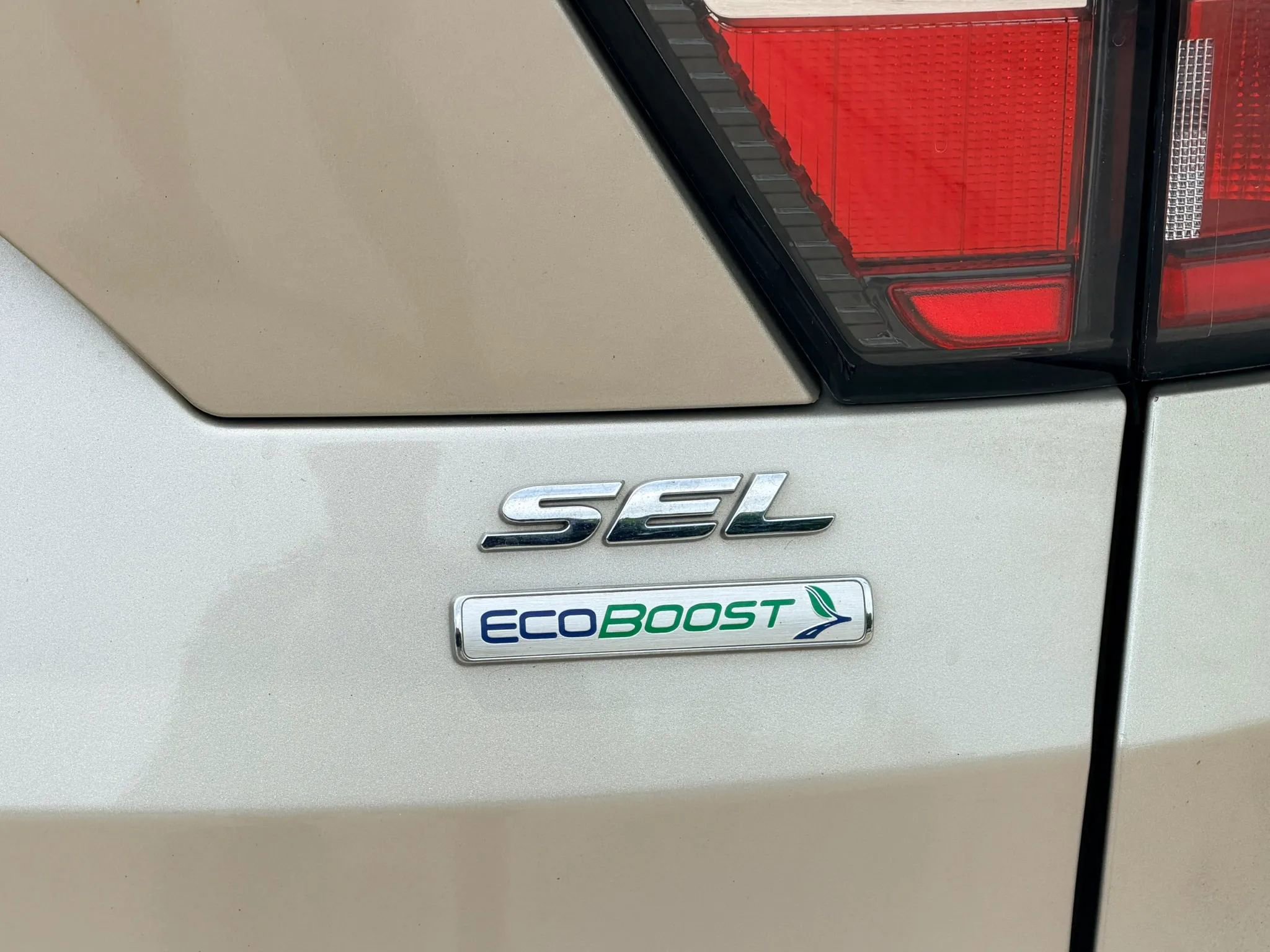 Used 2018 Ford Escape SEL image 4