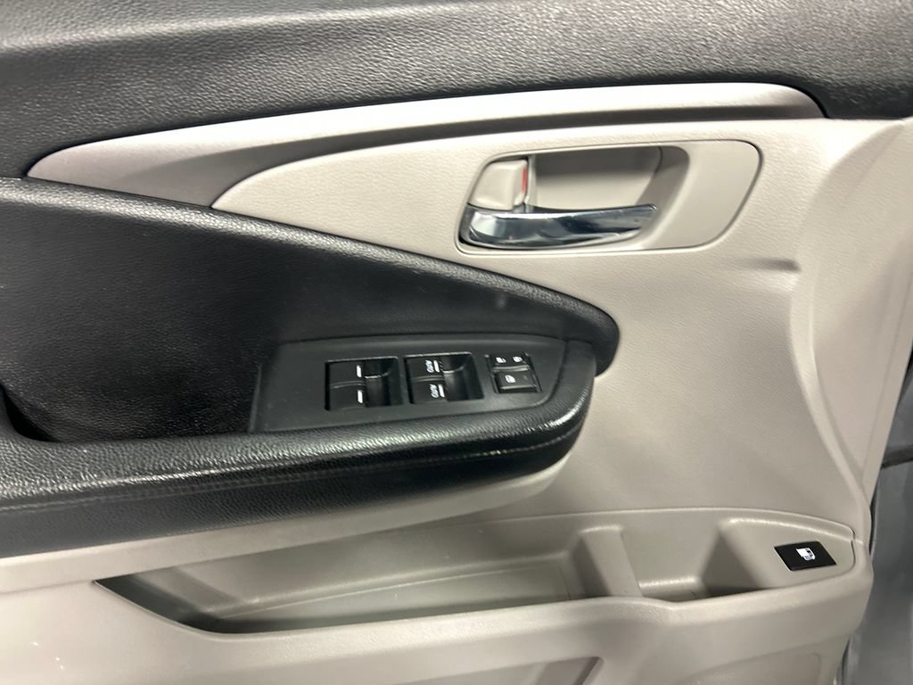 Used 2020 Honda Pilot EX image 12