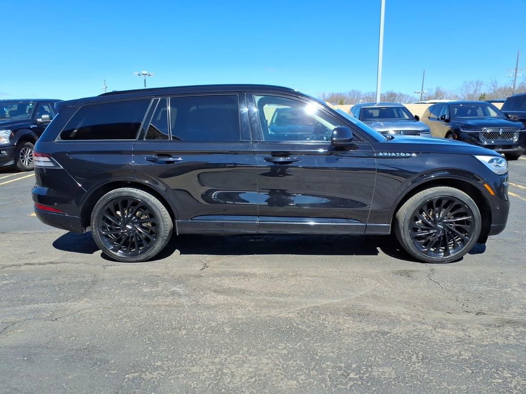 Used 2023 Lincoln Aviator Reserve w/ Equipment Group 201A AWD/4WD image 8