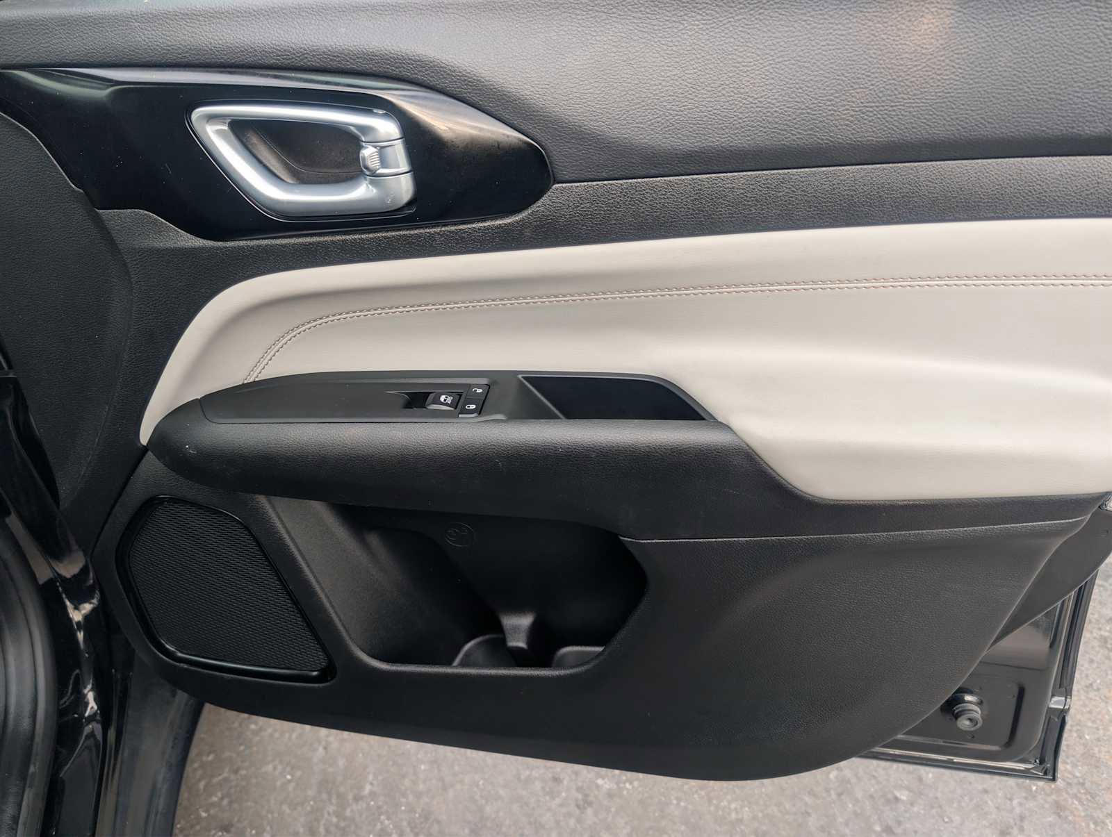 Used 2024 Jeep Compass Limited image 22