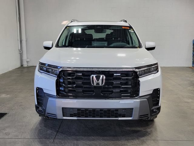 New 2026 Honda Pilot Touring image 3