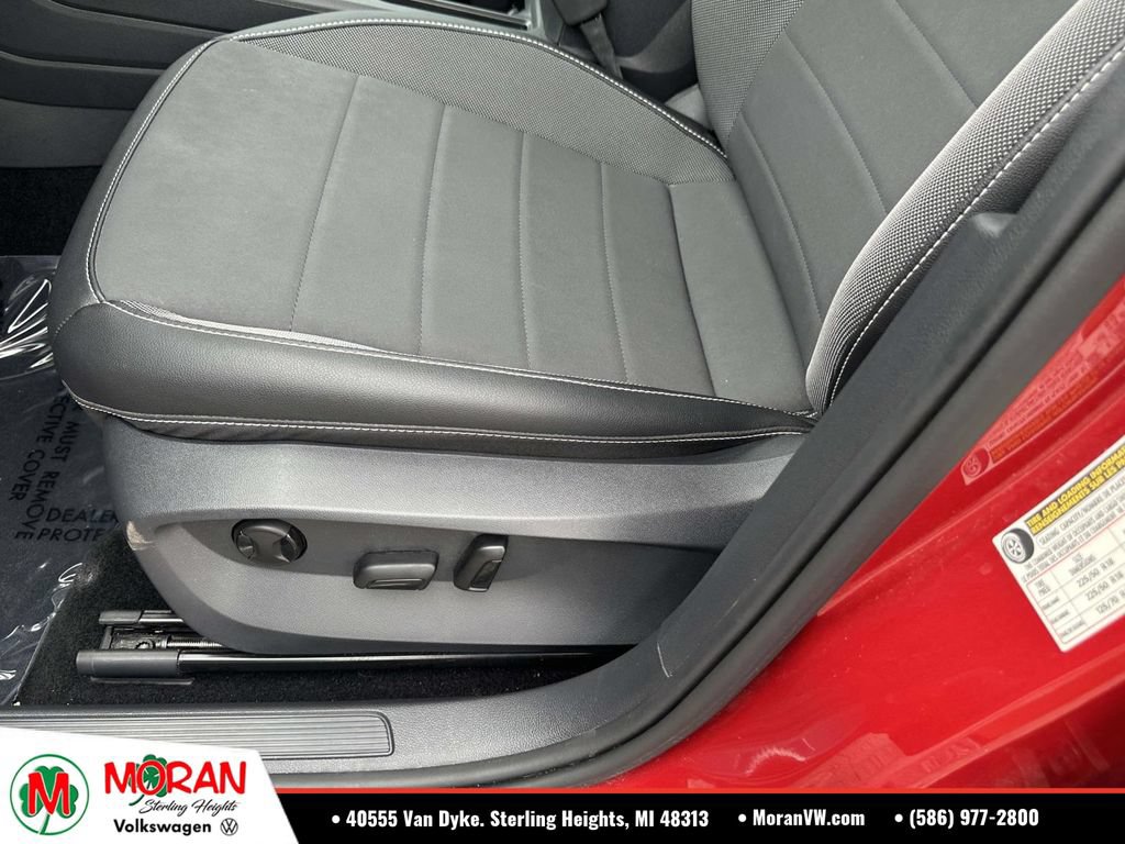 Certified 2023 Volkswagen Taos SE w/ Panoramic Sunroof Package AWD/4WD image 21