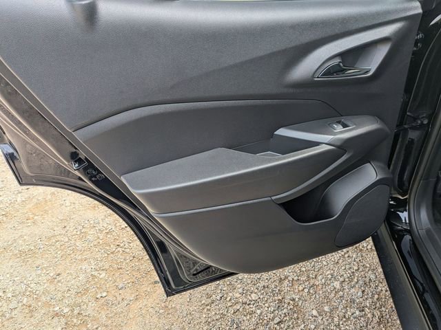 New 2026 Chevrolet Trax LT w/ Sunroof Package FWD image 22