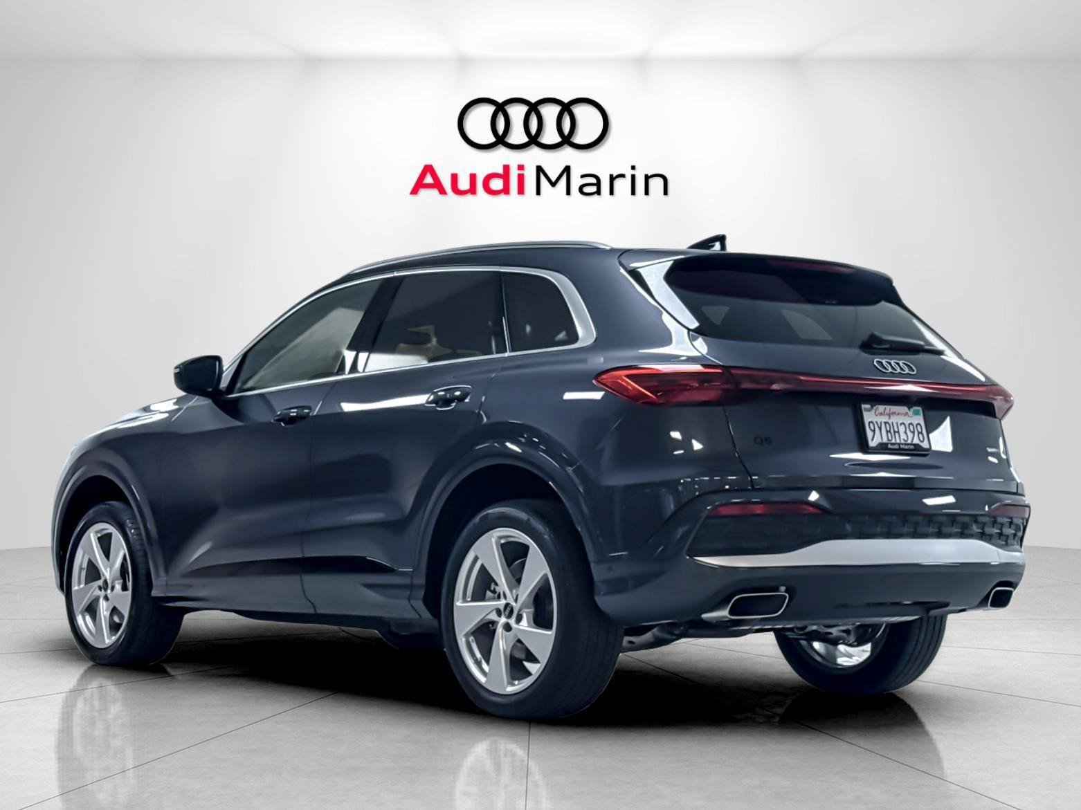 Used 2025 Audi Q5 Premium w/ Premium Plus AWD/4WD image 3