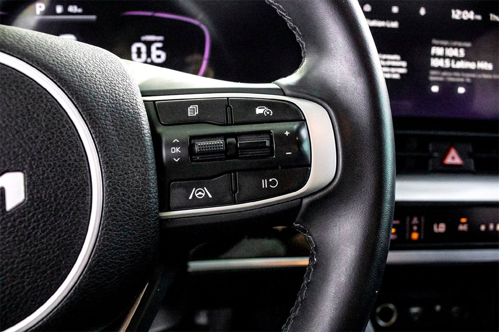 Used 2025 Kia Sportage EX image 20