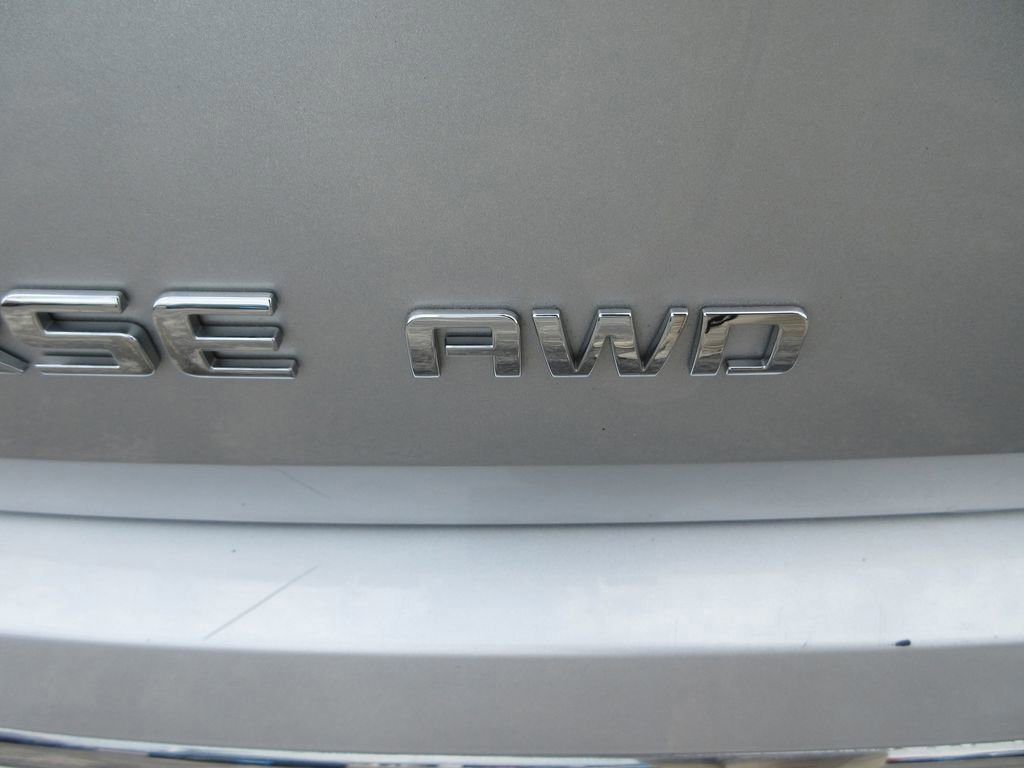 Used 2021 Chevrolet Traverse High Country w/ LPO, Floor Liner Package image 12