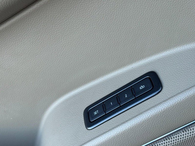 Used 2019 Chevrolet Suburban LT image 26