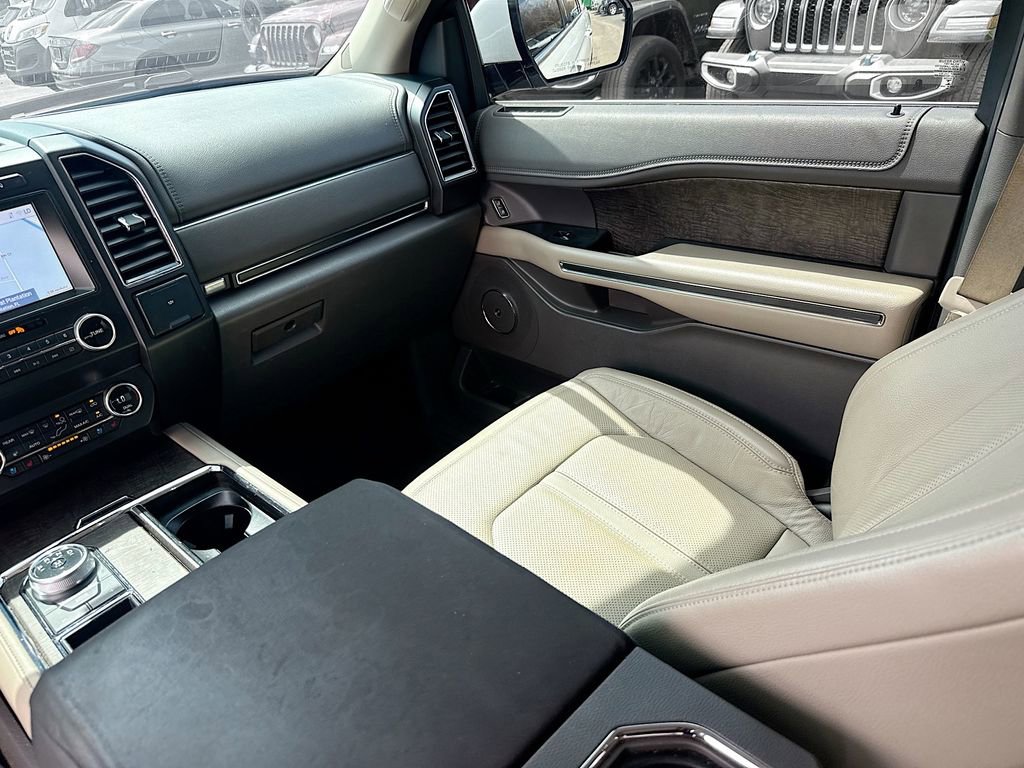 Used 2020 Ford Expedition Limited image 26