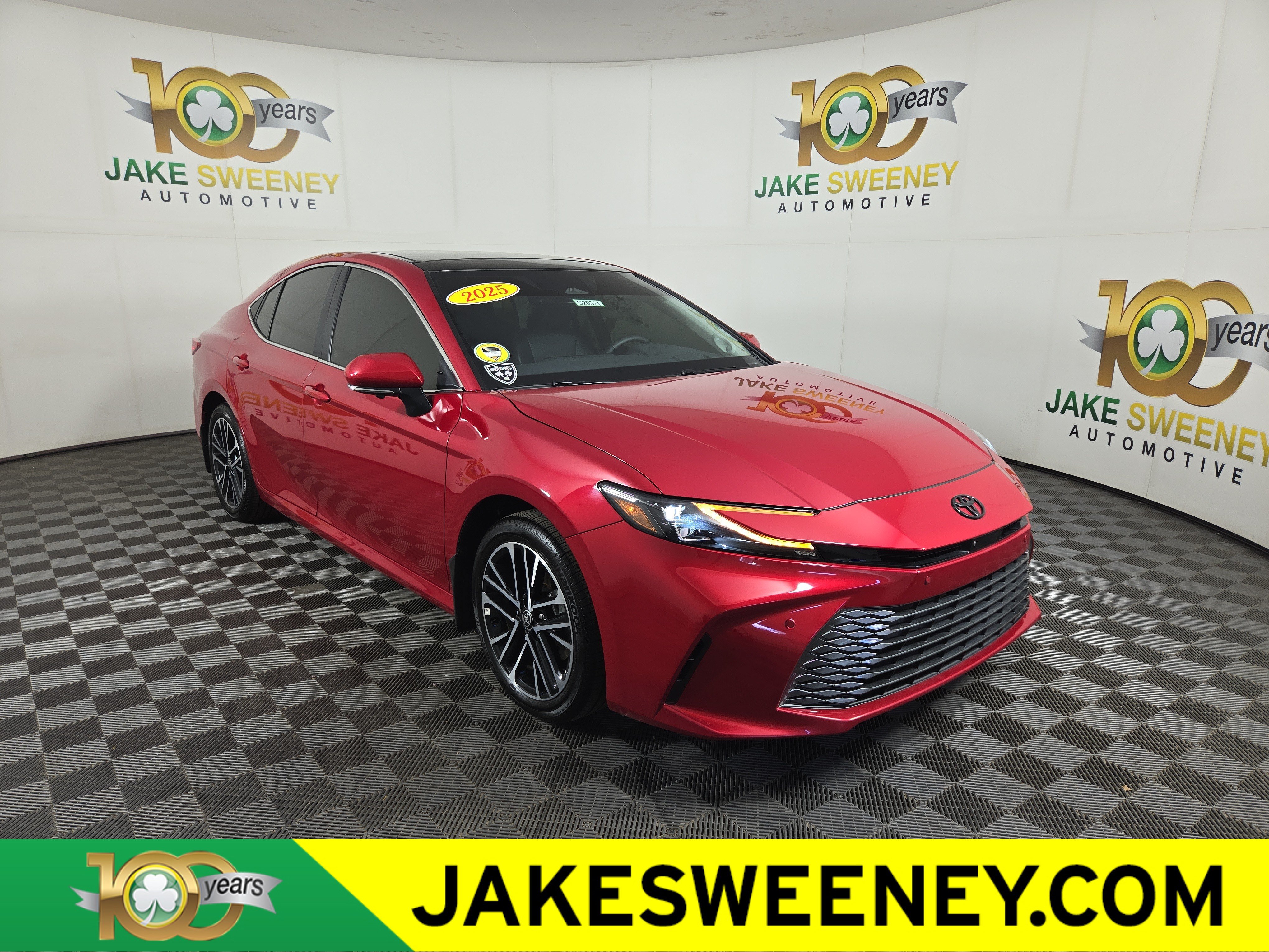 Used 2025 Toyota Camry XLE w/ Premium Plus Package AWD/4WD image 1