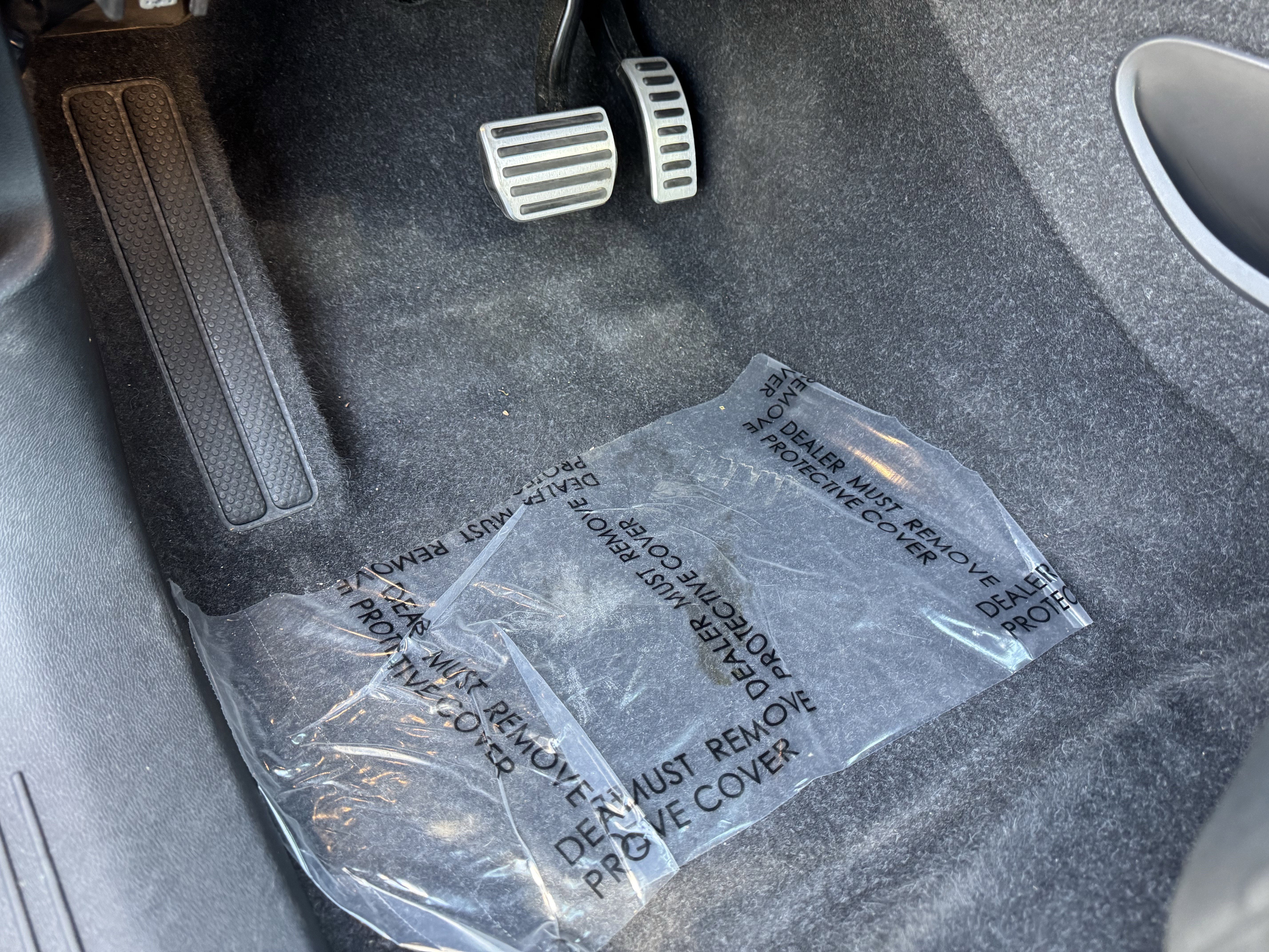 Used 2022 Volvo XC40 P8 Recharge Ultimate image 17