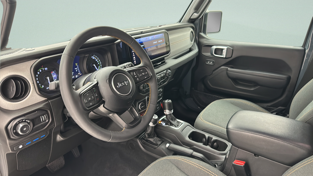Used 2024 Jeep Wrangler Unlimited AWD/4WD image 11