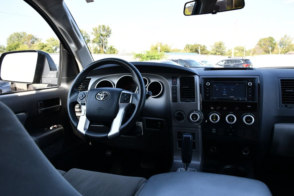 Used 2016 Toyota Sequoia SR5 AWD/4WD image 23