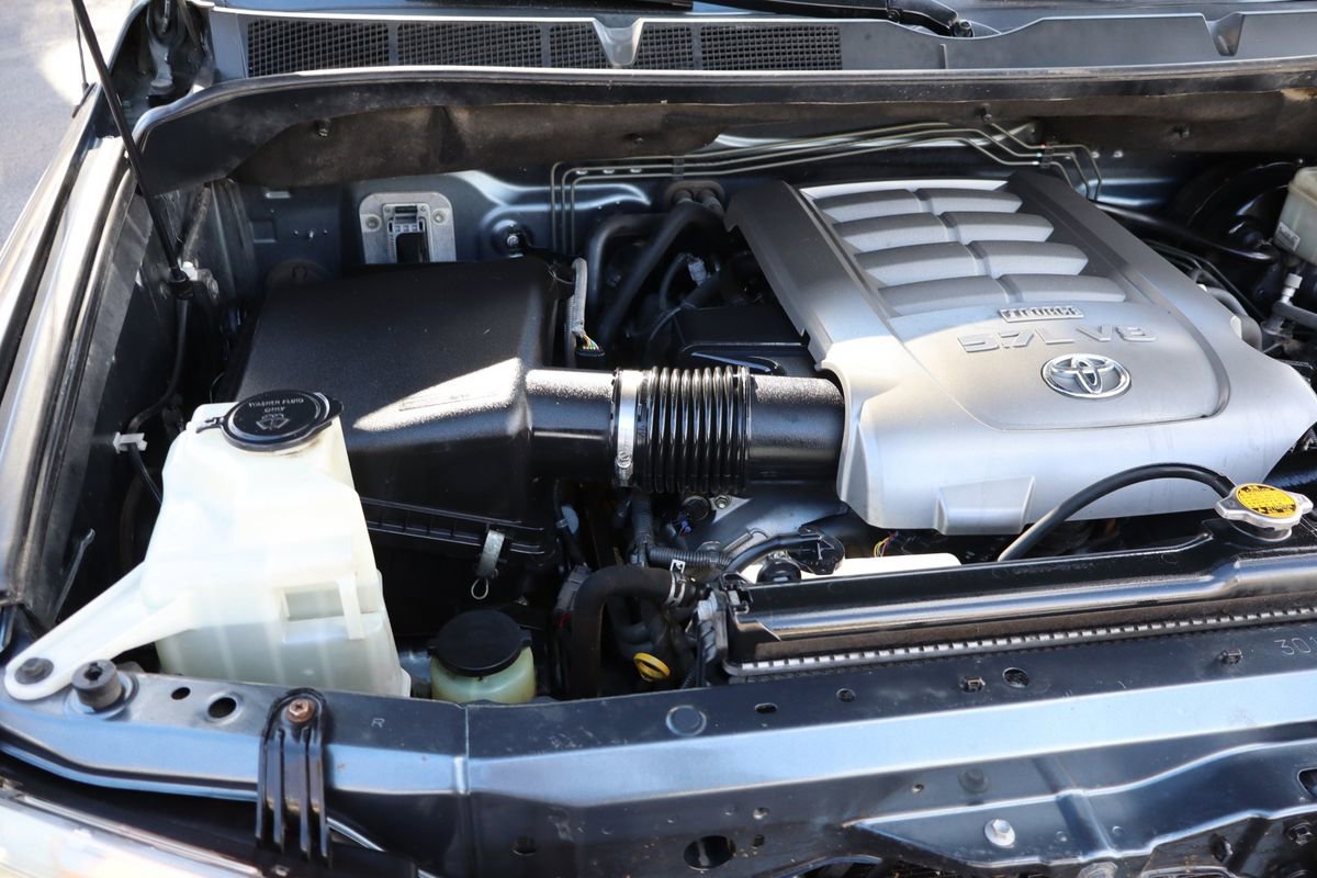 Used 2010 Toyota Tundra 4x4 CrewMax image 39