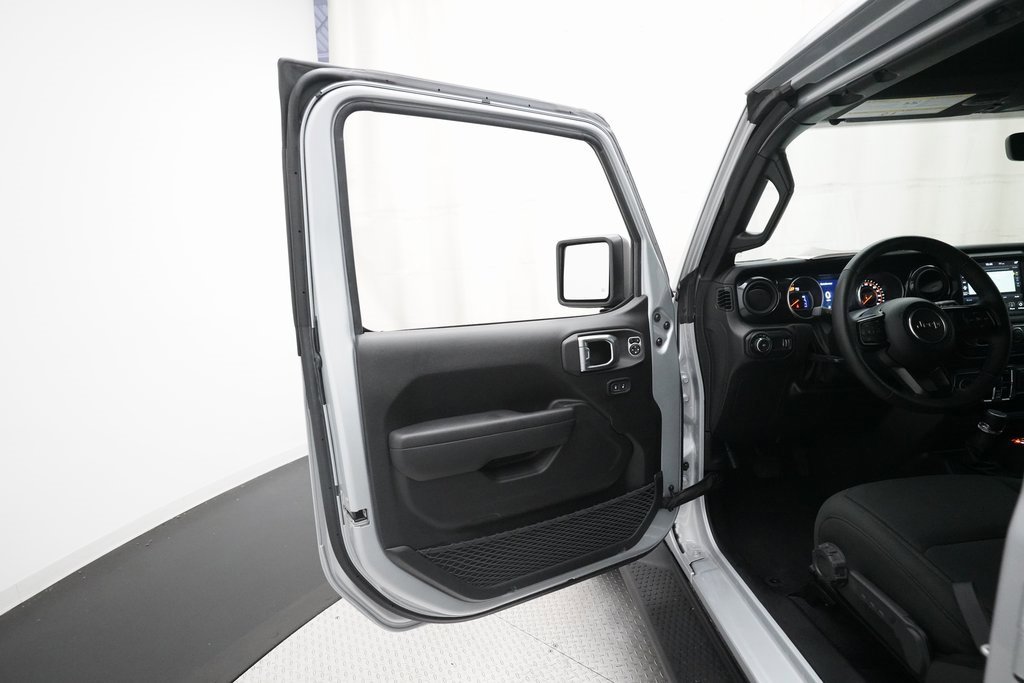 Used 2023 Jeep Wrangler Sport image 27