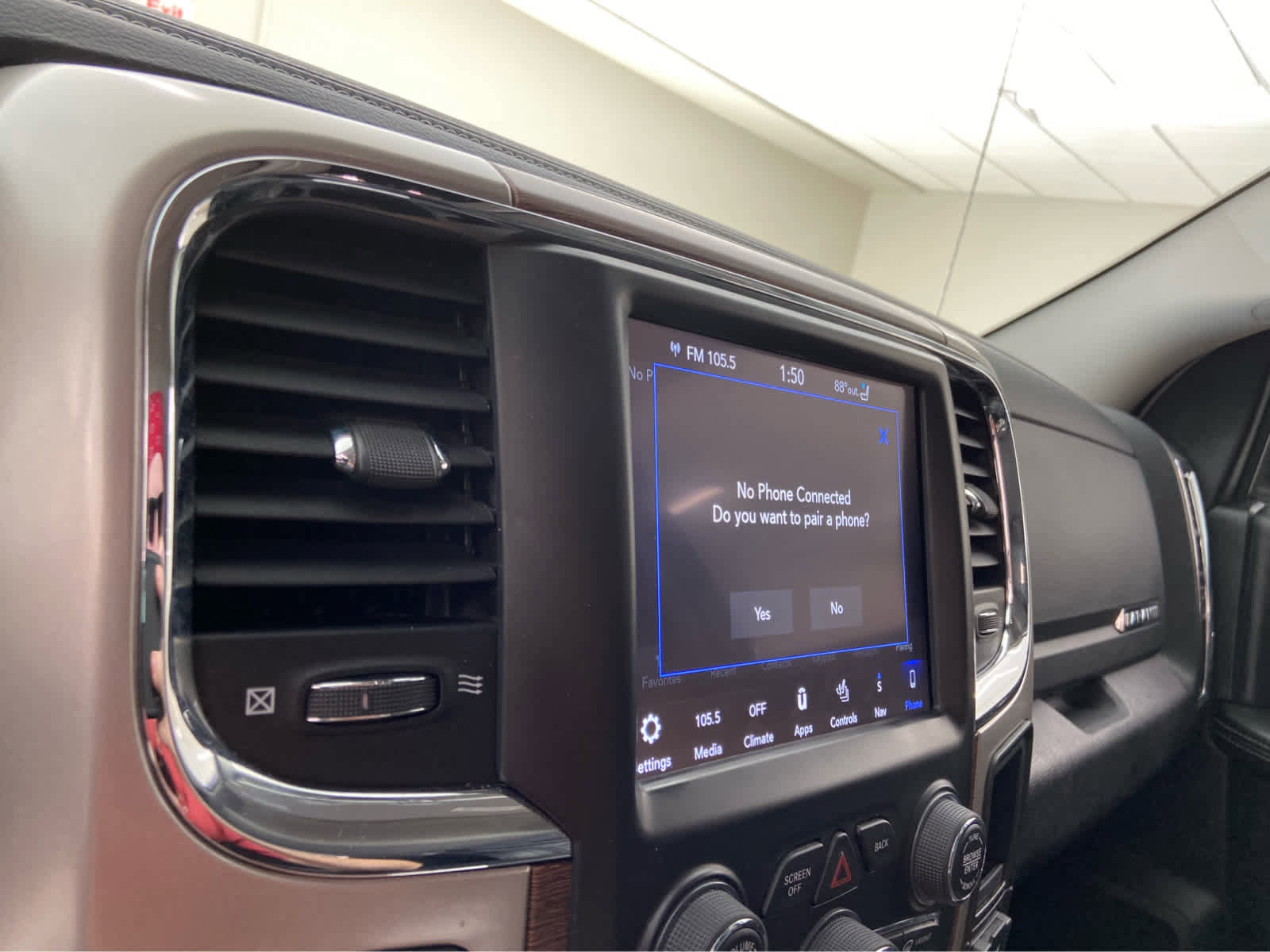 Used 2018 RAM 1500 Laramie w/ Convenience Group image 28
