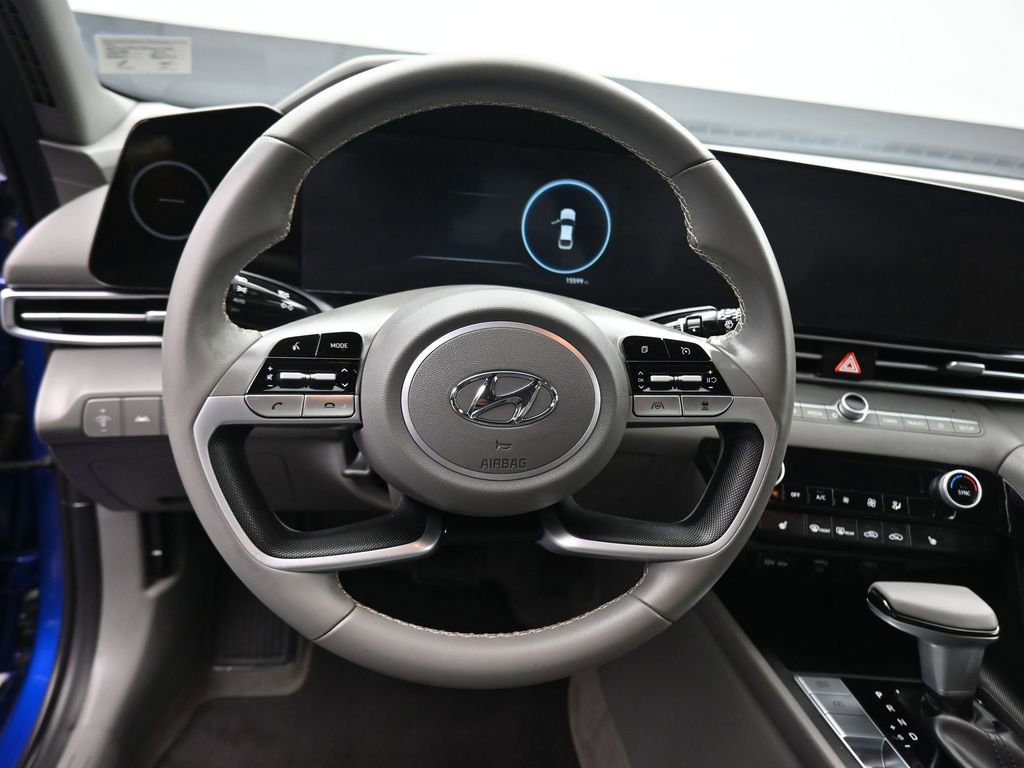Used 2023 Hyundai Elantra SEL w/ Convenience Package FWD image 14