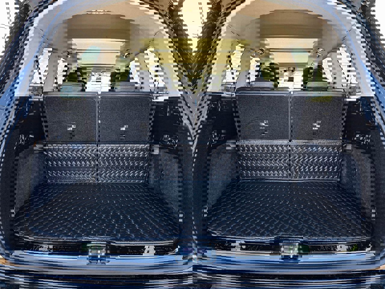 Used 2020 Mercedes-Benz GLS 450 4MATIC image 33