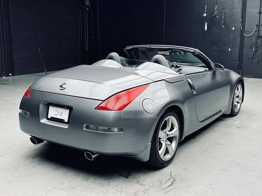 Used 2007 Nissan 350Z Enthusiast RWD image 8