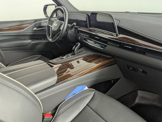 Used 2023 Cadillac Escalade Premium Luxury w/ Touring Package AWD/4WD image 31
