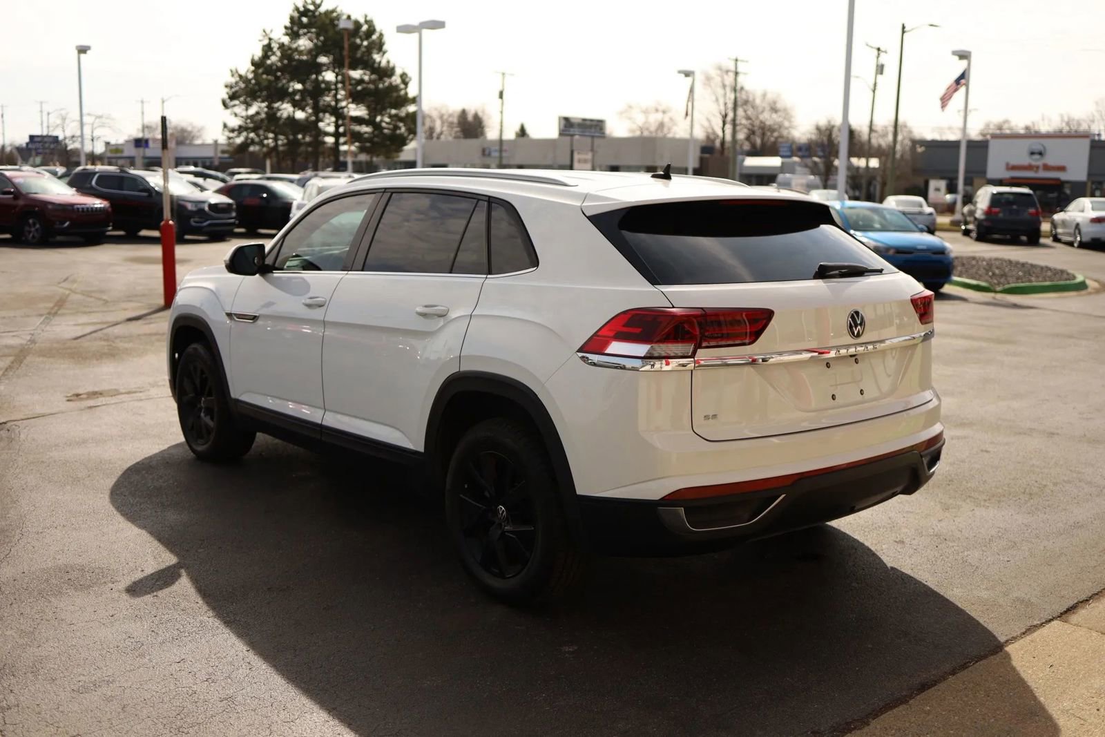 Used 2022 Volkswagen Atlas Cross Sport SE image 7