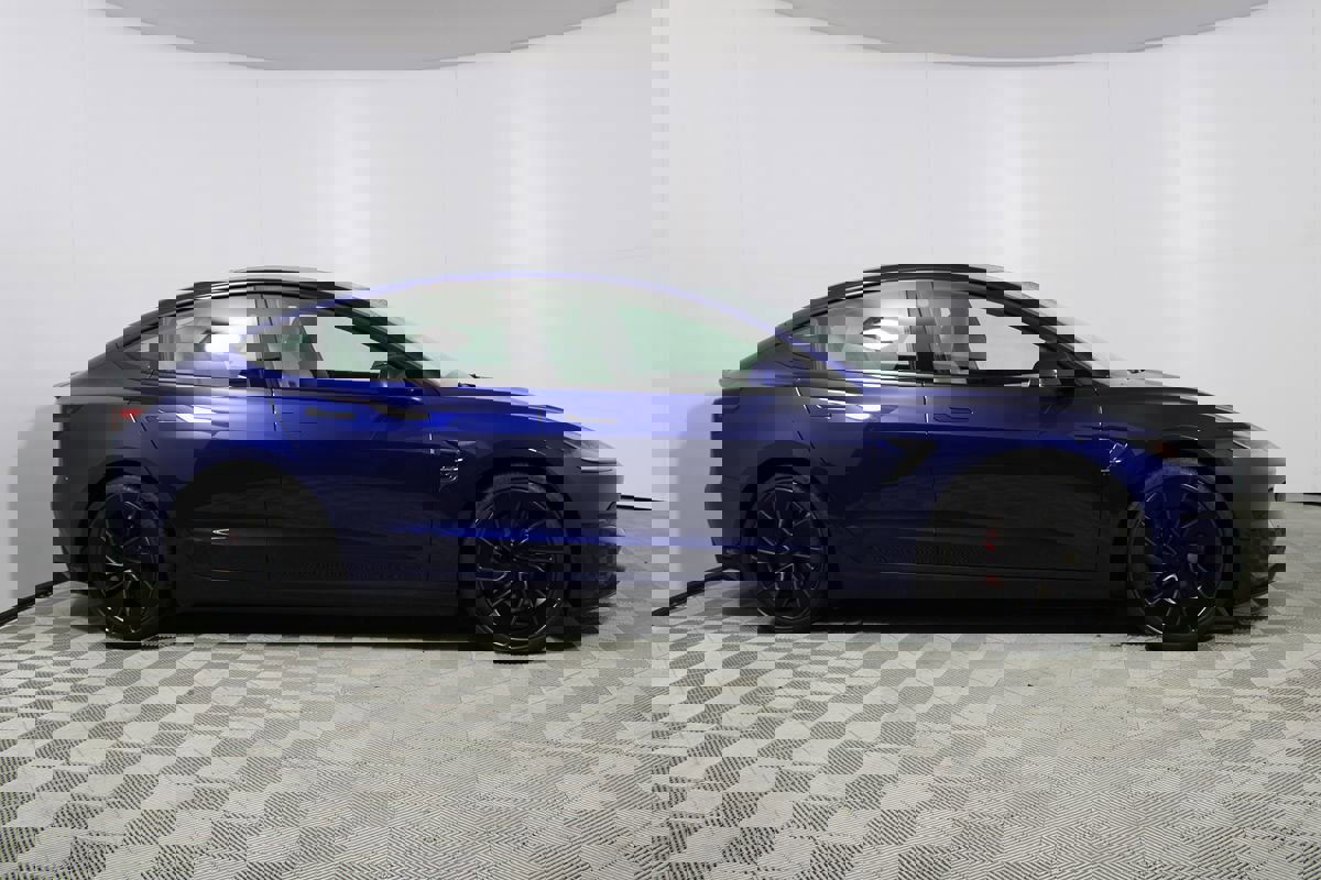 Used 2025 Tesla Model 3 Performance image 34