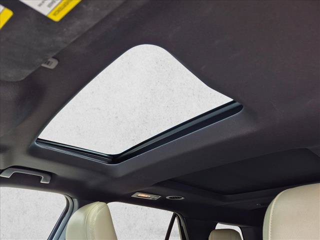 Used 2017 Ford Explorer XLT w/ Equipment Group 202A FWD image 13