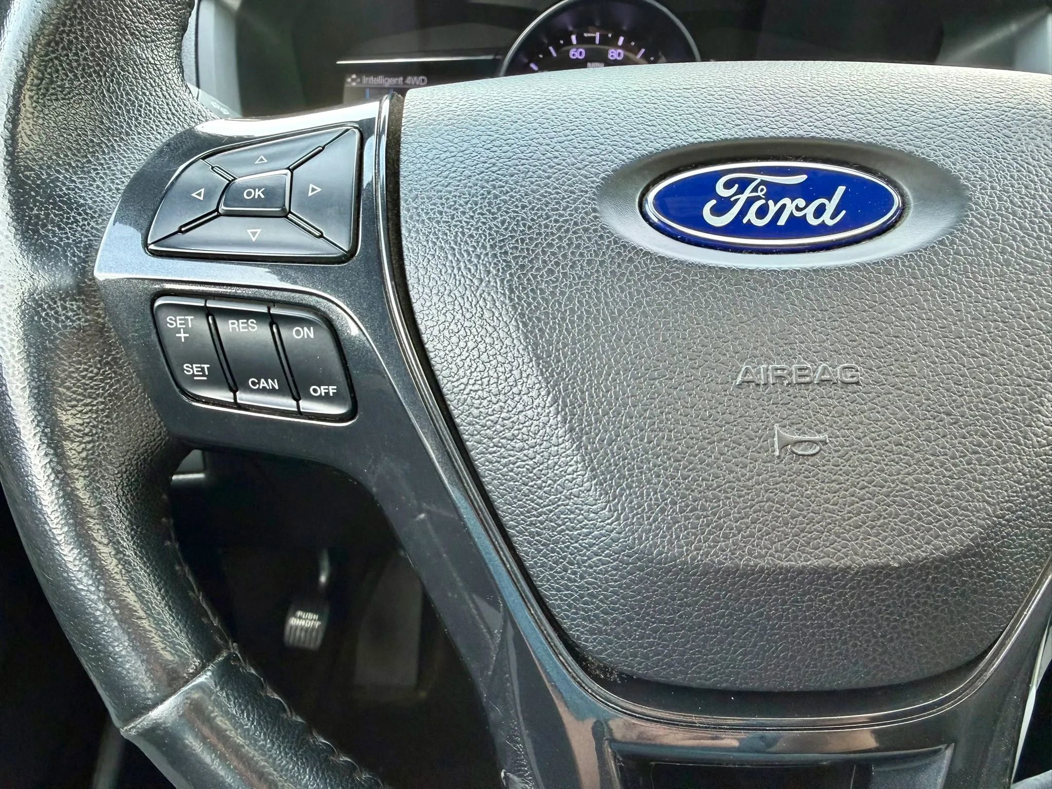 Used 2018 Ford Explorer XLT w/ Equipment Group 202A AWD/4WD image 27