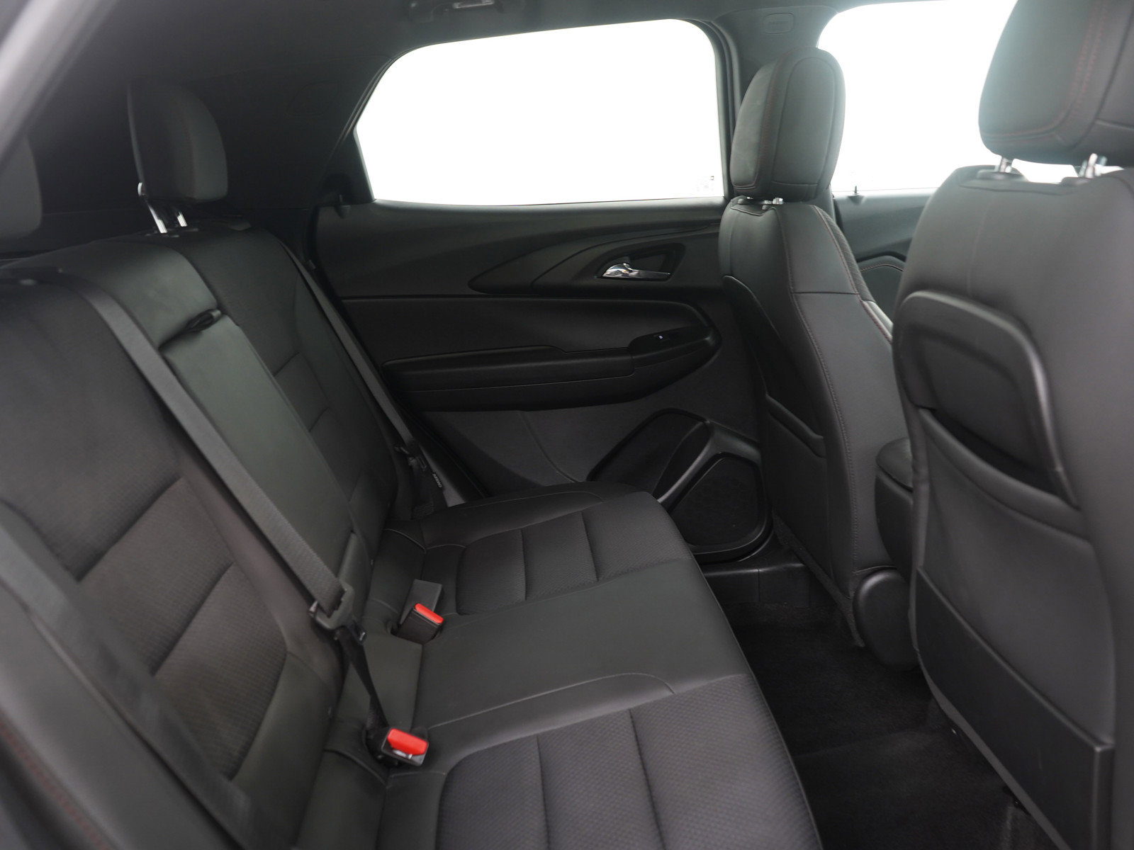 Used 2023 Chevrolet TrailBlazer RS w/ Sun and Liftgate Package image 12