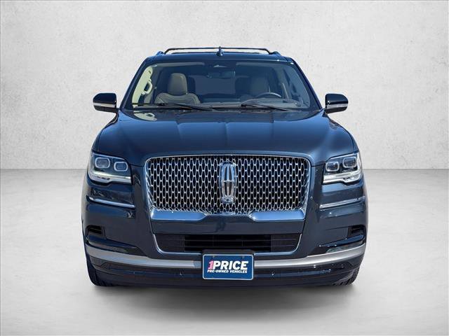 Used 2024 Lincoln Navigator Reserve image 2