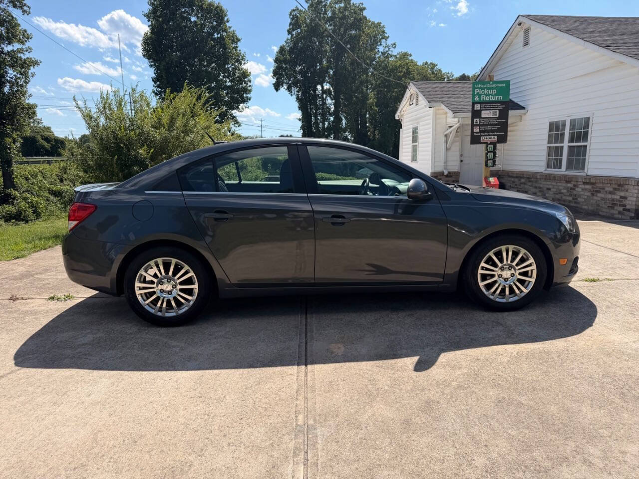 Used 2013 Chevrolet Cruze Eco w/ Enhanced Safety Package FWD image 7