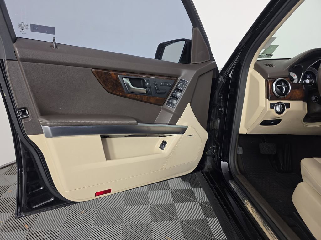 Used 2014 Mercedes-Benz GLK 350 4MATIC image 17